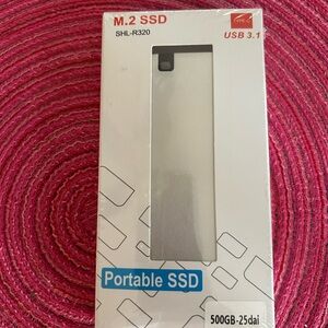 SHL-R320 Silver Portable SSD - 500GB